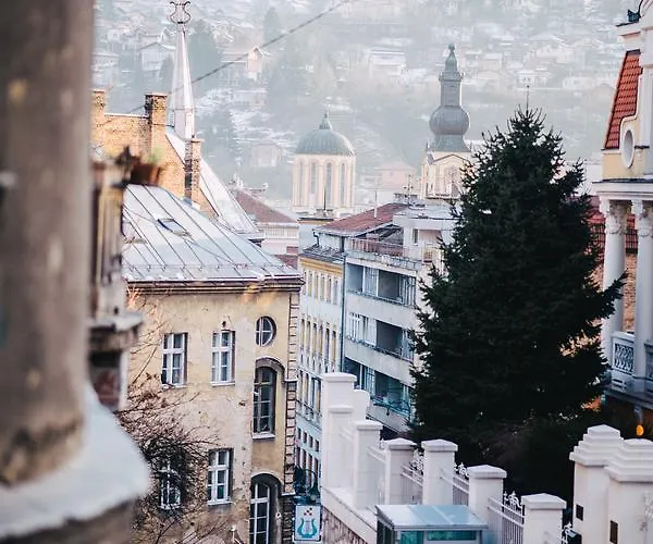 Modern In The Center- Location